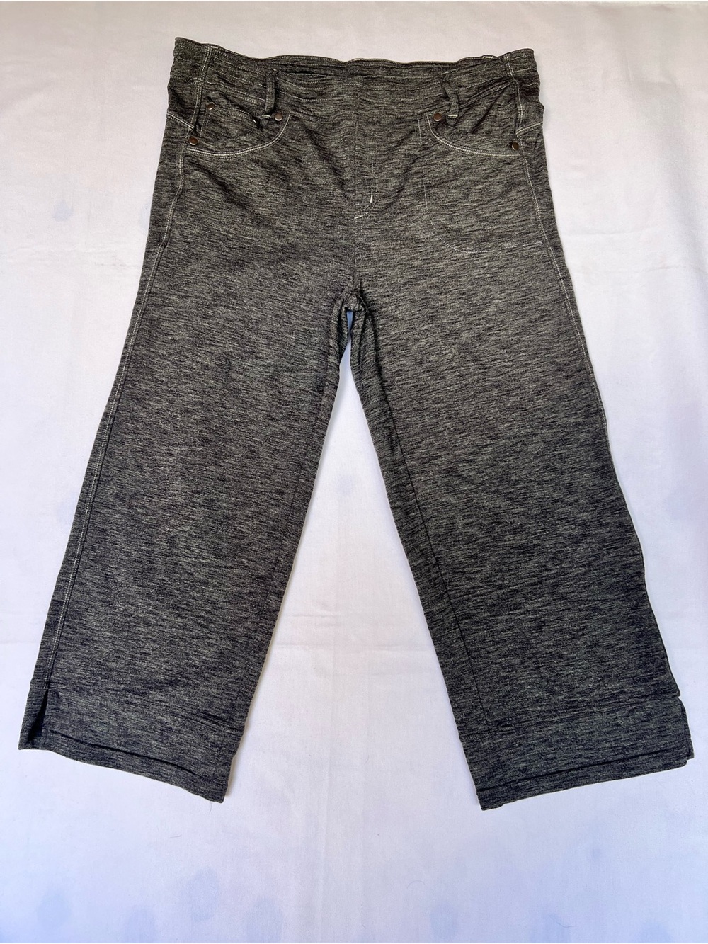 KÜHL Gray Heathered Knit Drawstring Waist Capri Crop Pants Womens Size 12